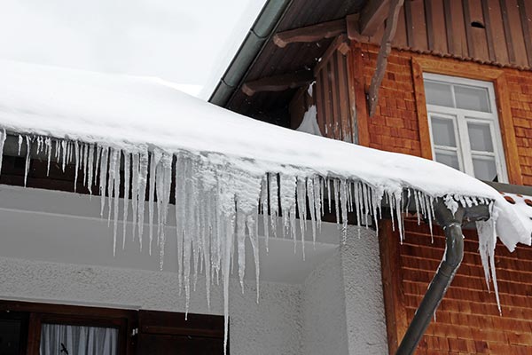 Ice dam on home 